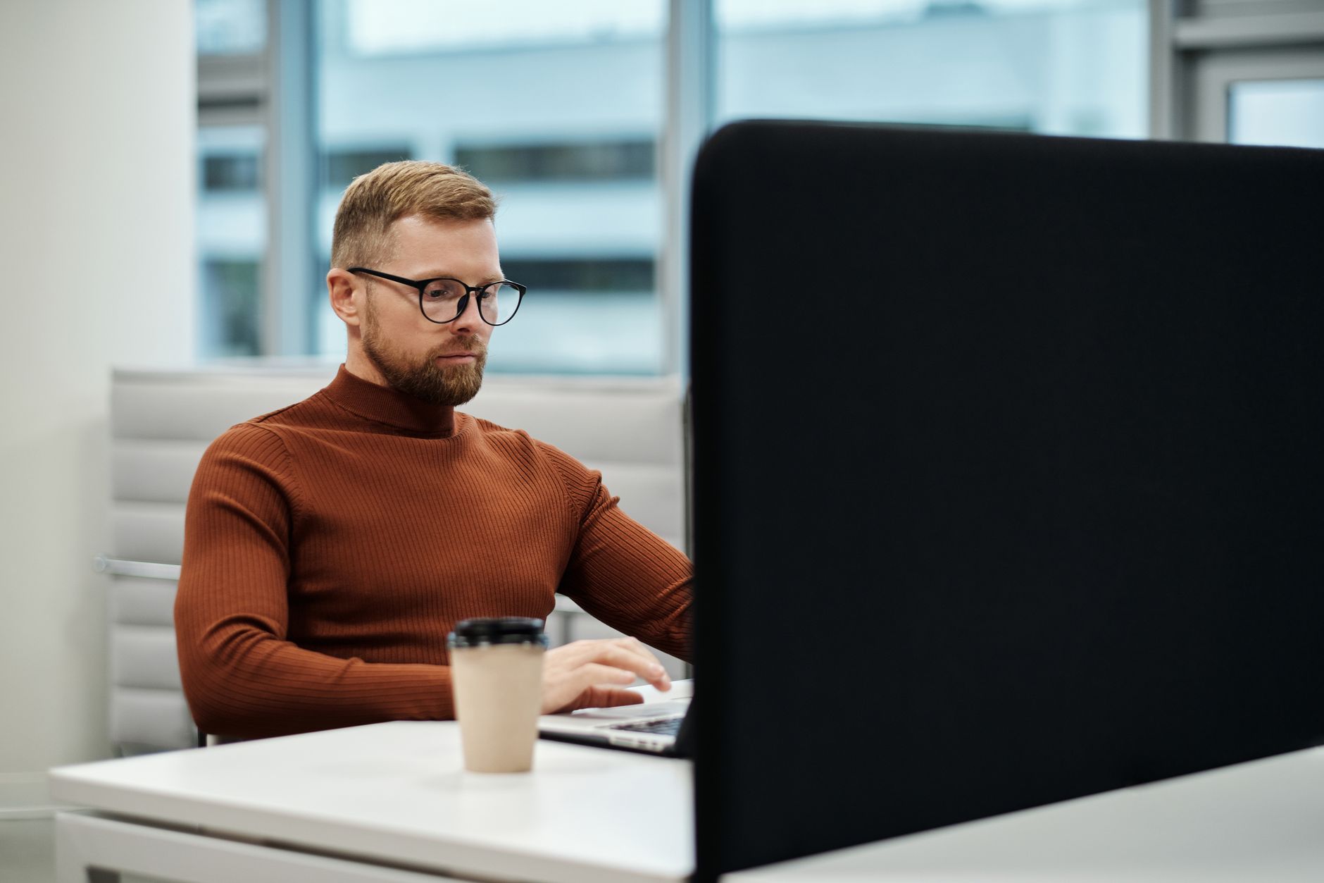 Dlaczego marki z dobrymi wynikami w Ahrefs nadal są niewidoczne w ChatGPT - Porównania i alternatywy