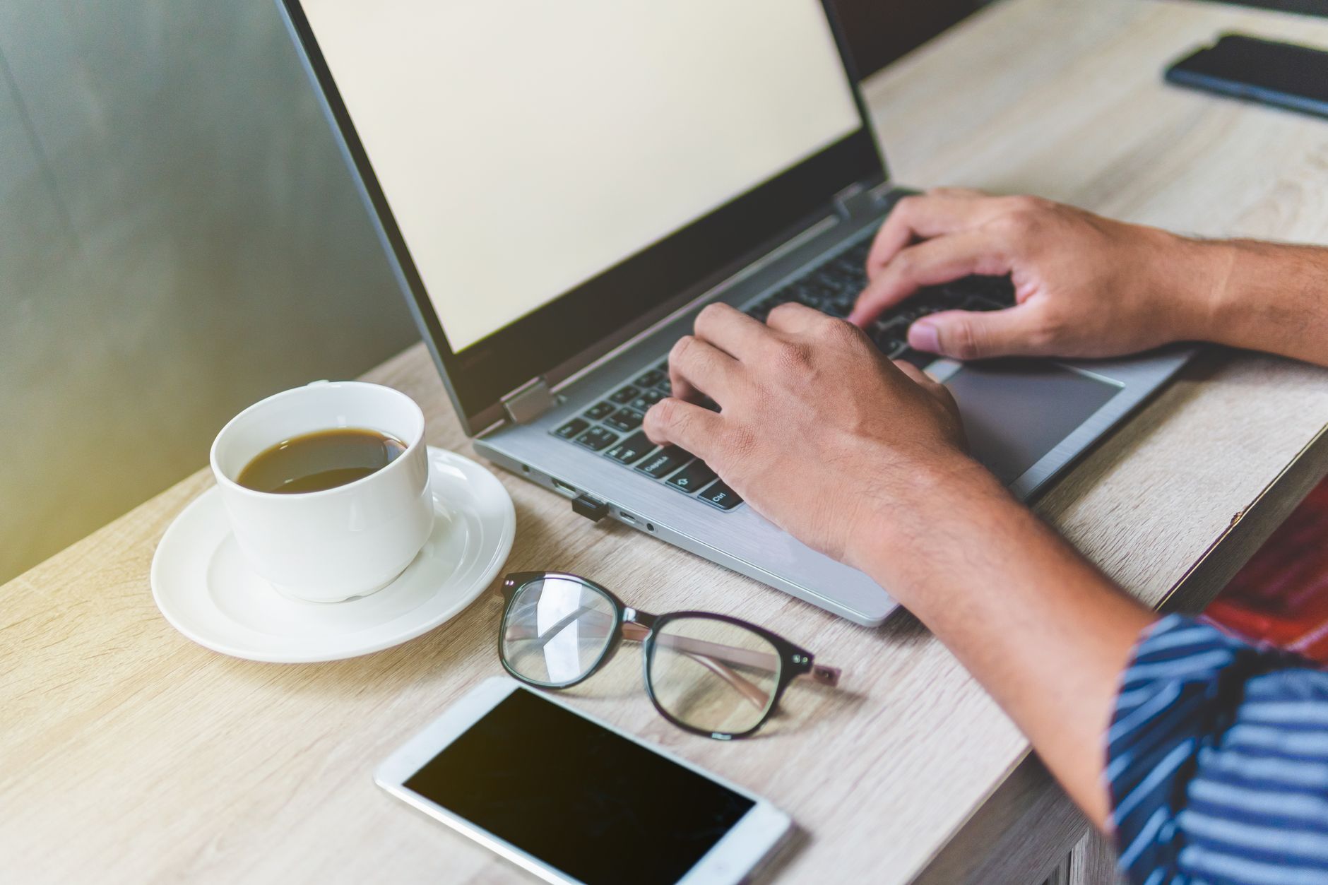 Dlaczego menedżerowie SEO ponownie analizują abonament Ahrefs - Porównania i alternatywy