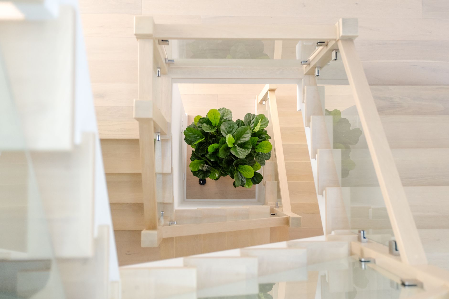 How to Verify Quality When Buying Fashion and Home Décor From One Lifestyle Brand