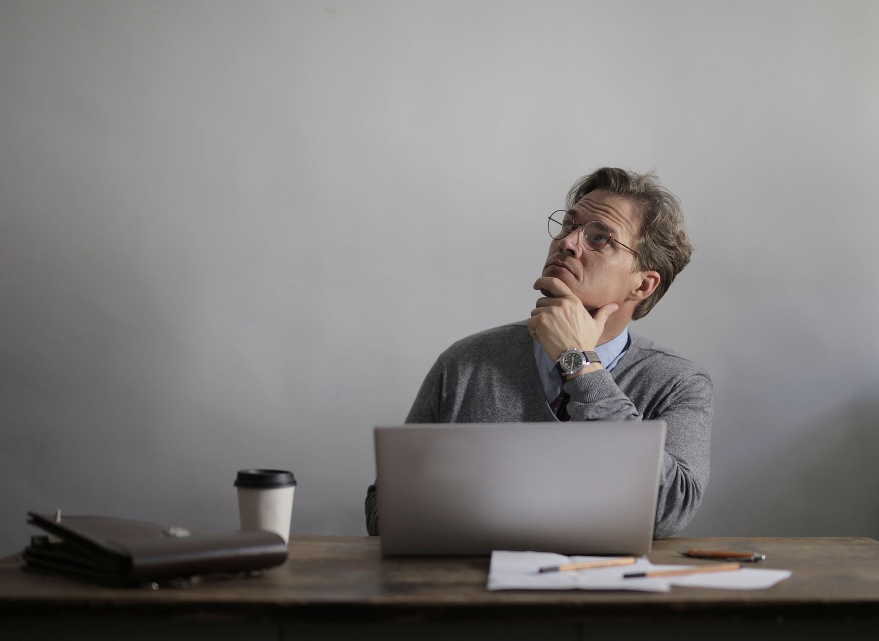 Kies je voor een extra medewerker of voor automatisering? - Vergelijking