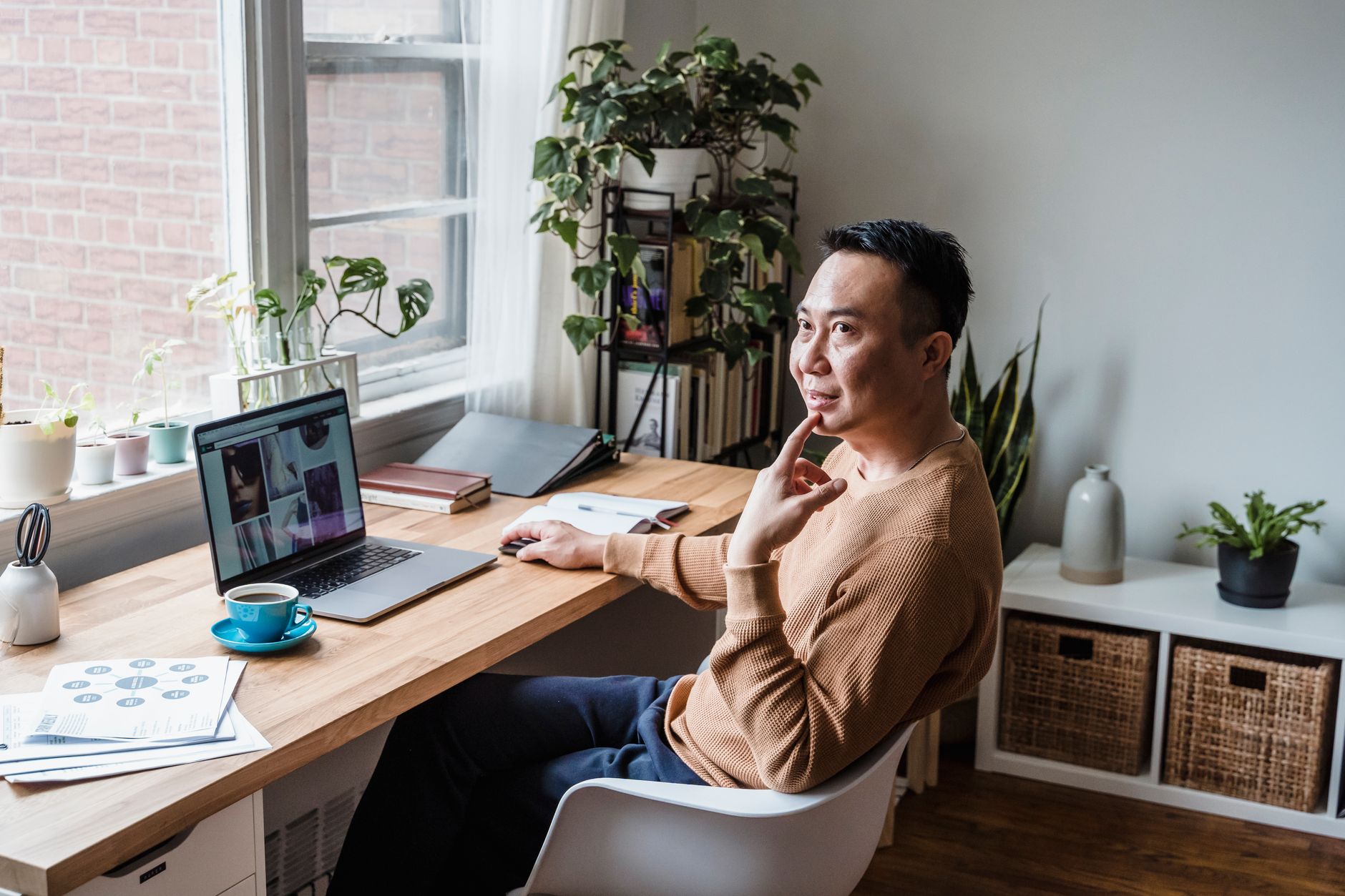 Intern SEO-team of AI-contentmotor: wat schaalt écht? - Professionele fotografie