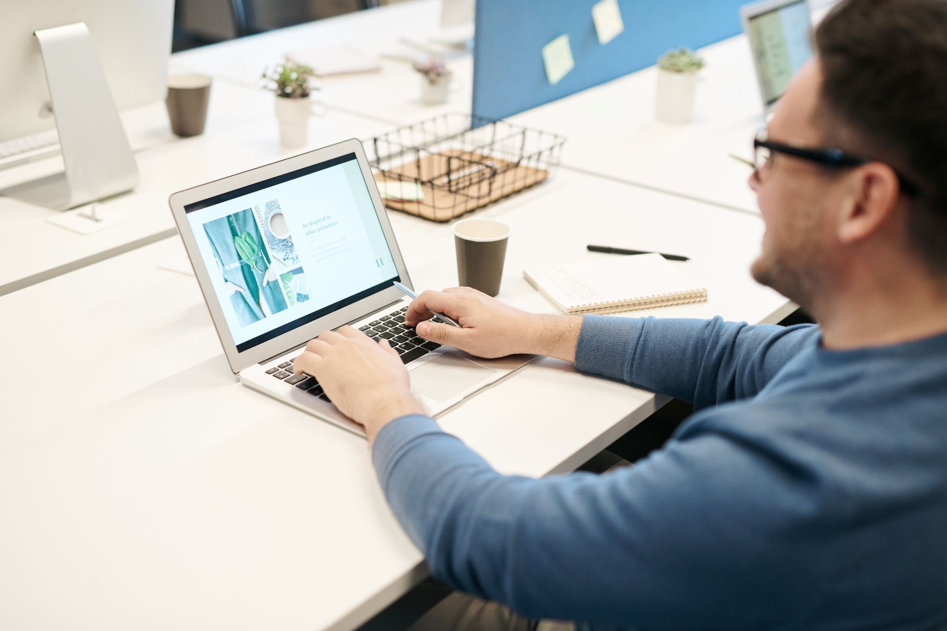 Waarom vergelijken marketingdirecteuren deze drie tools eigenlijk? - Vergelijkingen en alternatieven