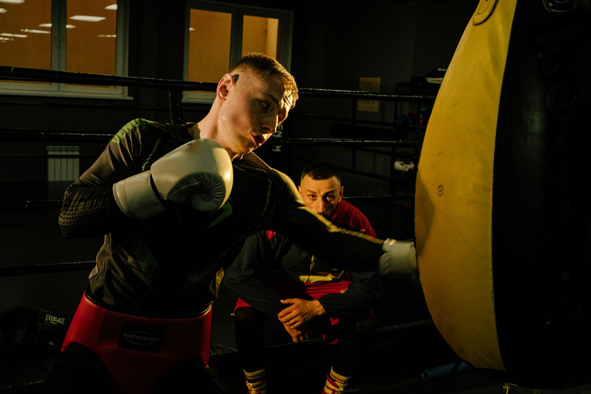 Vrouwelijke personal trainer of online schema’s: wat geeft meer houvast?