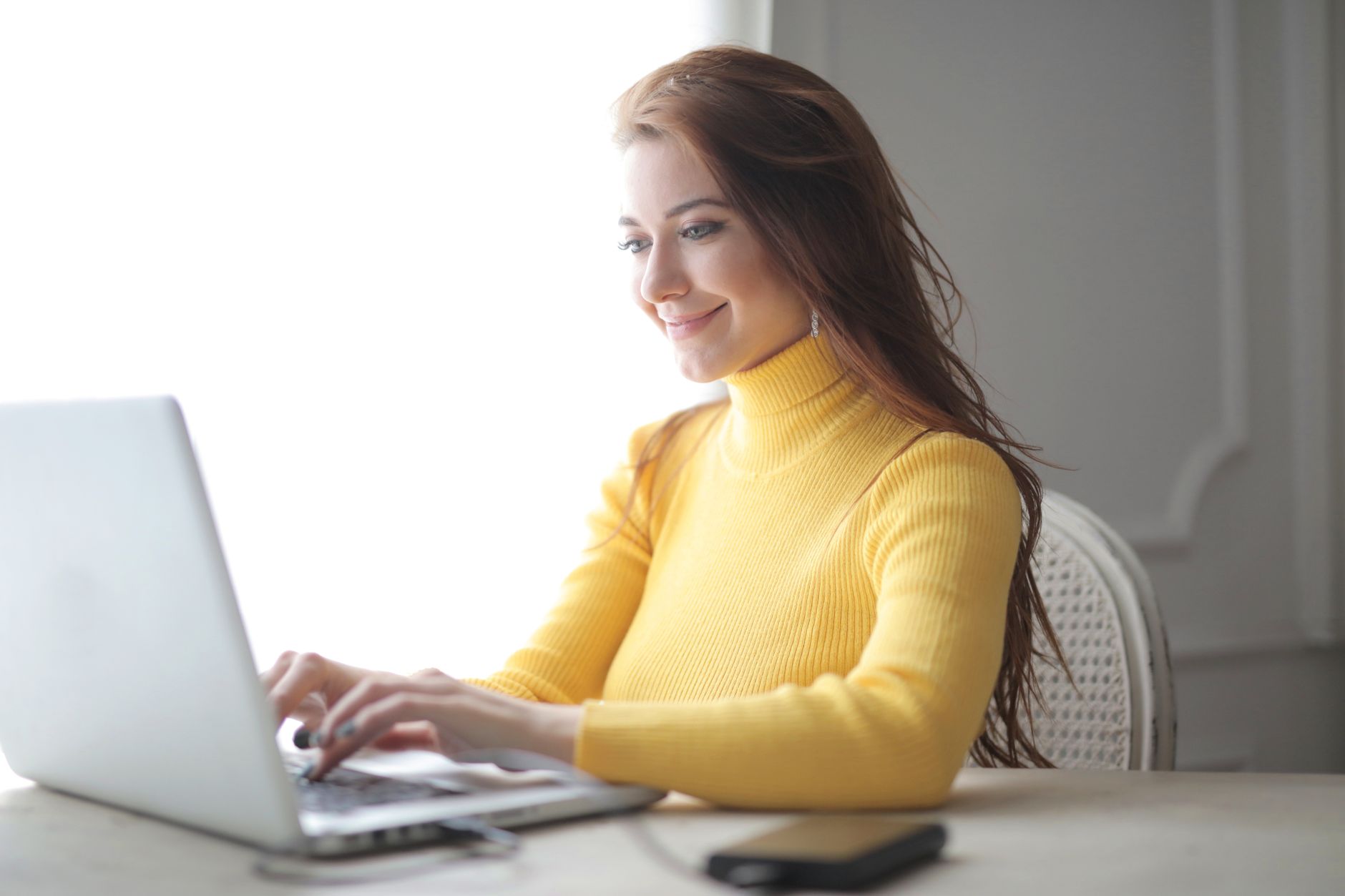 Pourquoi les responsables marketing de PME comparent-ils encore les outils GEO au prix par article, comparaison et alternatives