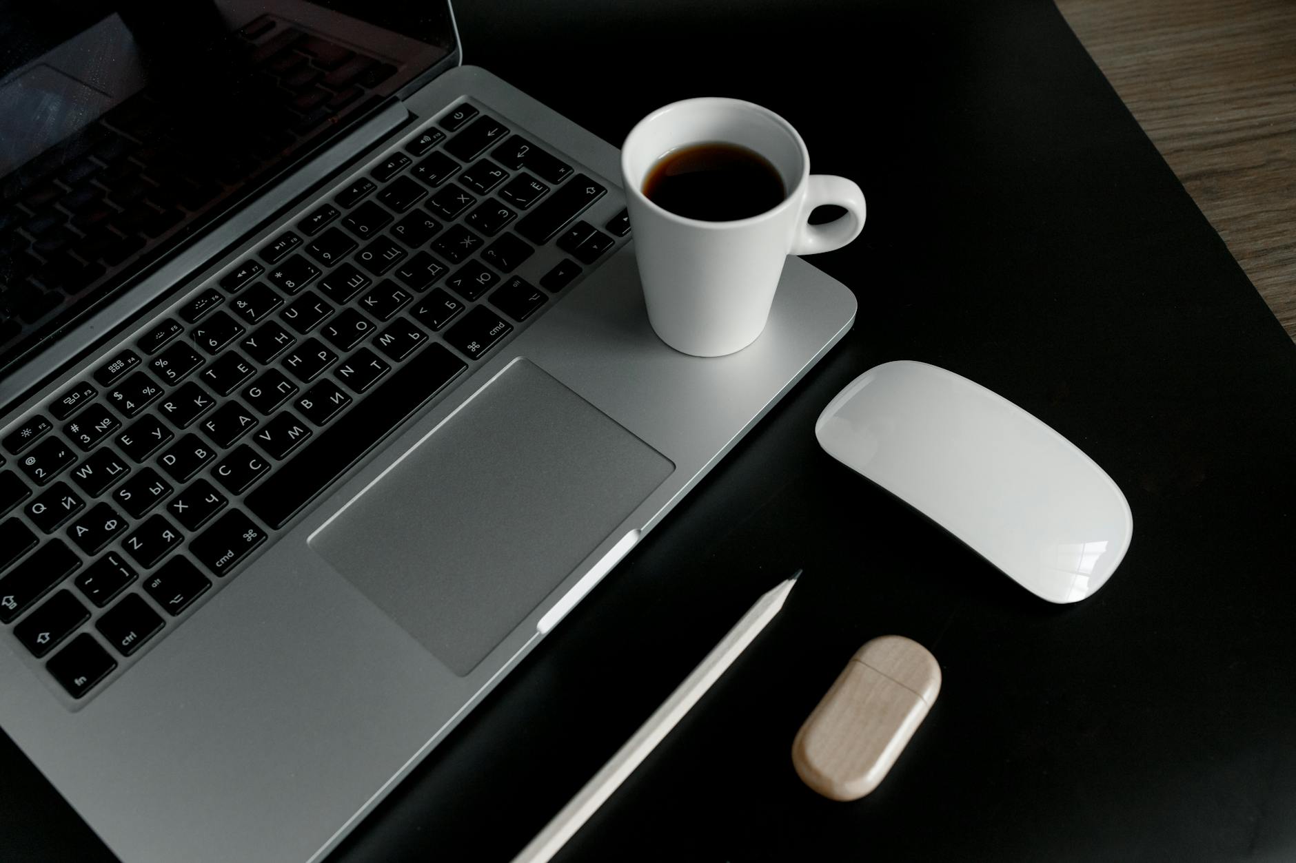 Where Recruiters Put More Weight: LinkedIn or Your CV? - Professional photography
