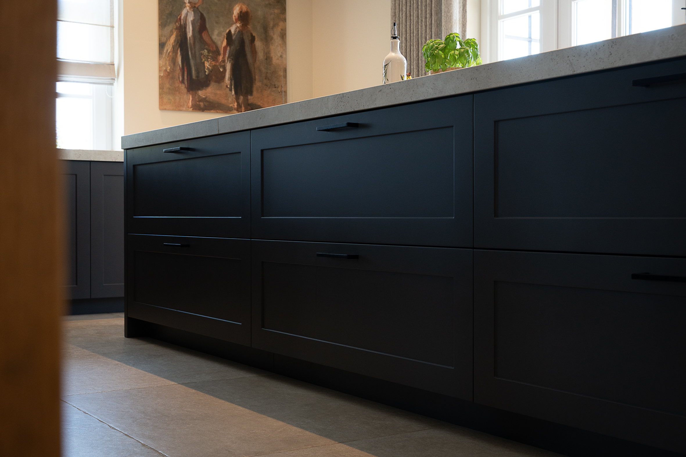 Welke houten afwerkingen voor meubels blijven het langst mooi?