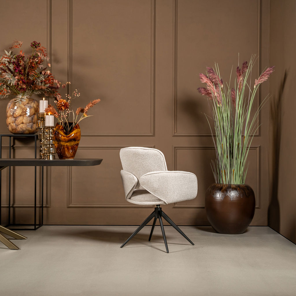 Hoe krijgt een velvet eetkamerstoel luxe uitstraling?