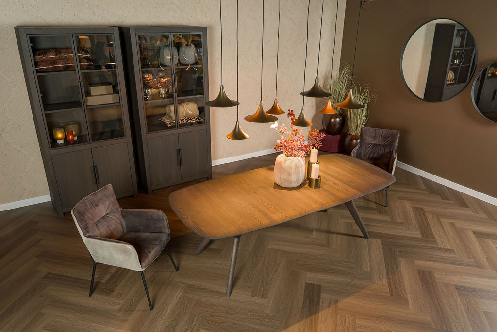 Waarom voelt een minimalistische eetkamer vaak kaal in plaats van rustig?
