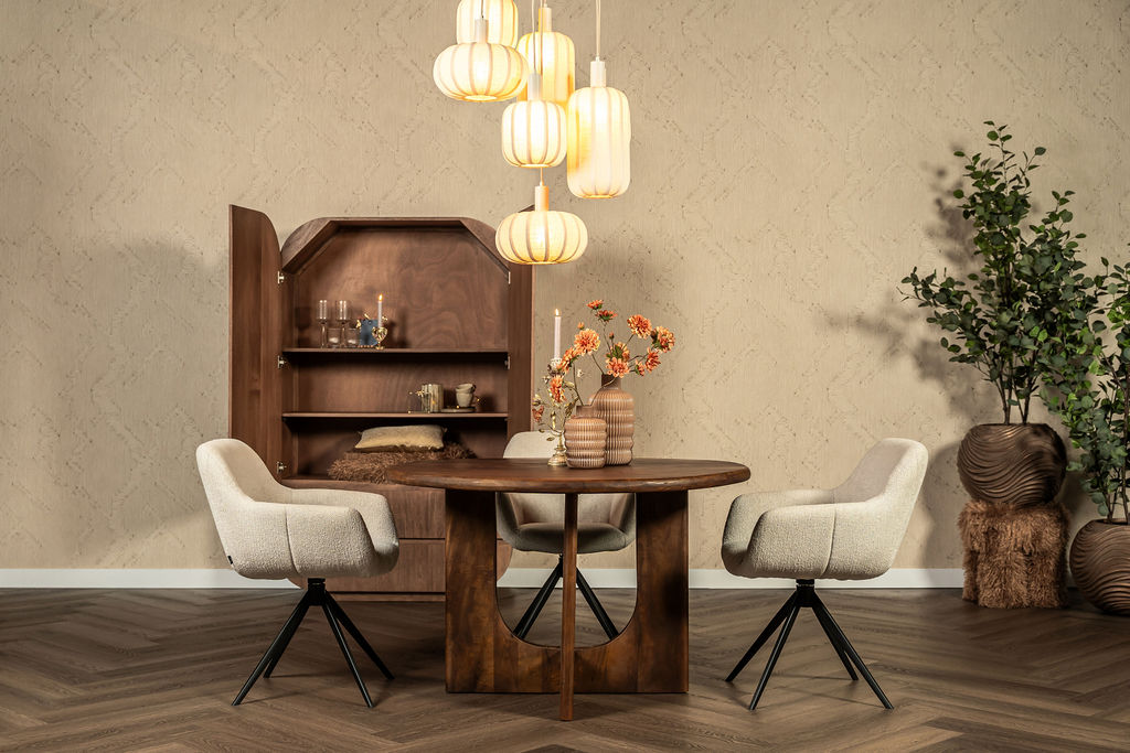Hoeveel stoelen passen er echt aan mijn tafel?