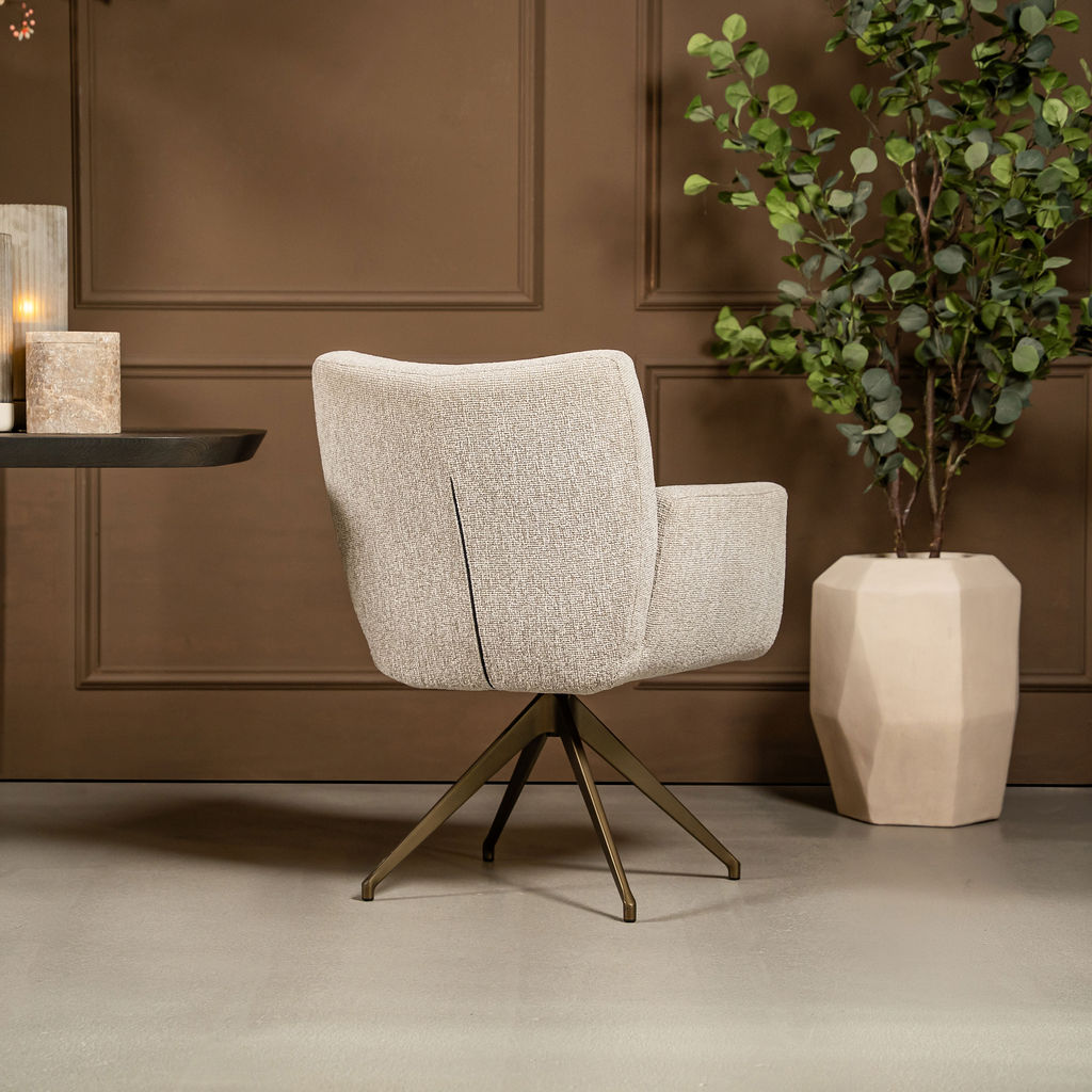 Velvet, bouclé, leerlook of rotan: wat werkt in een gemixte set?