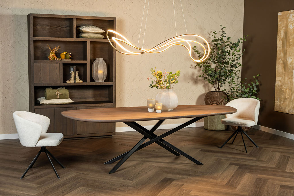 Moet een eettafel dezelfde kleur hebben als de vloer?