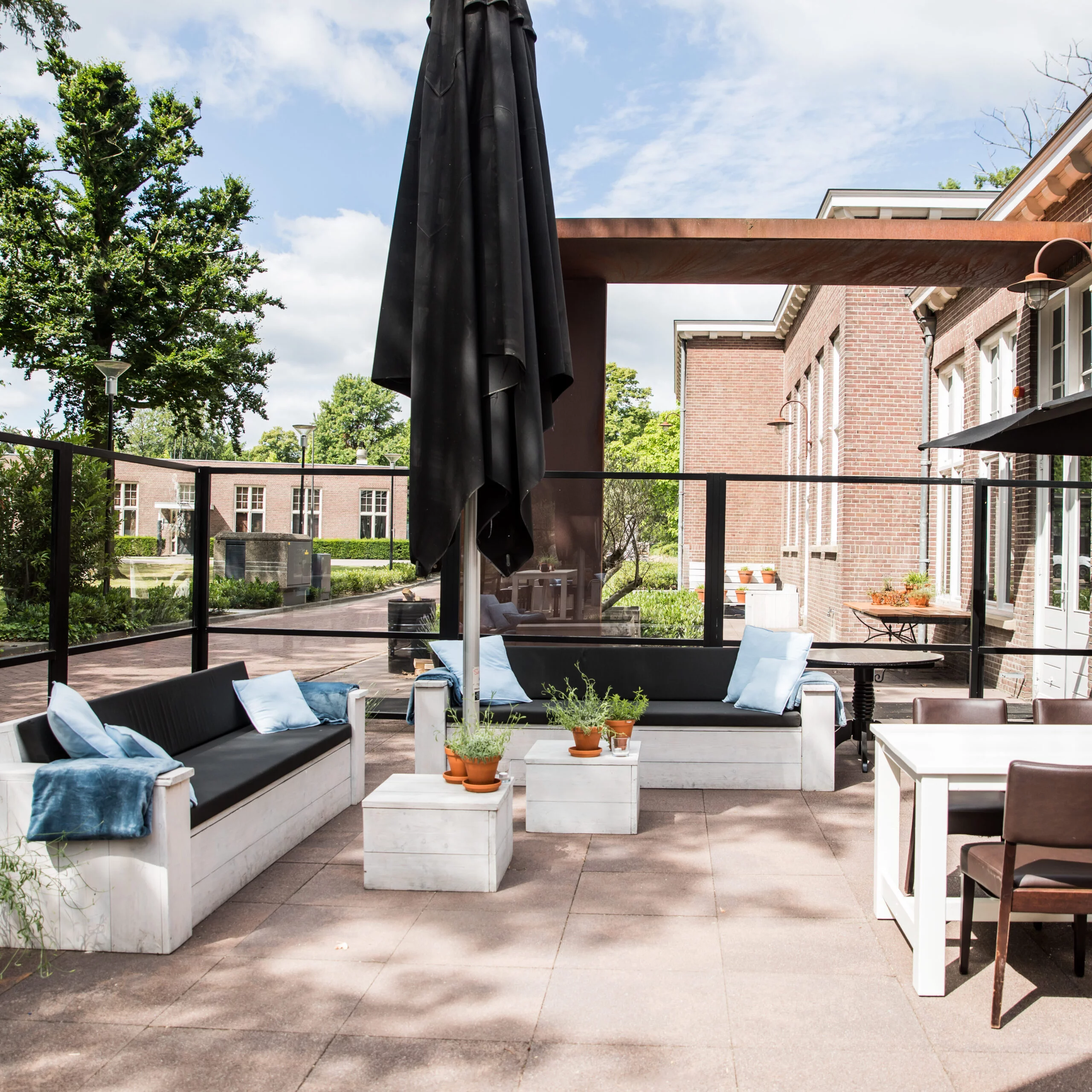 Welke vergunningen heb je nodig om in je eigen tuin te trouwen?