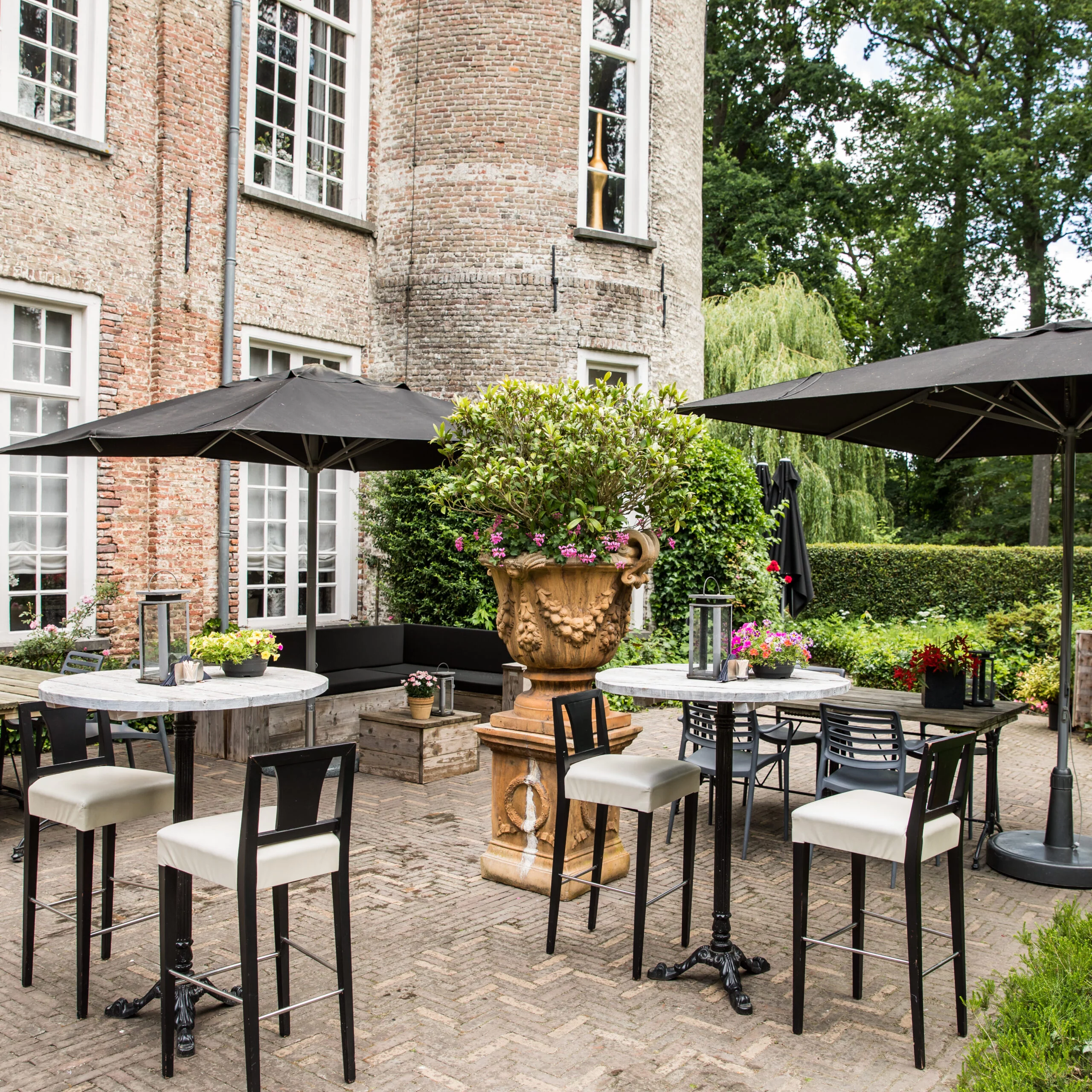 Kasteellocatie, industriële hal of eigen tuin: wat kost het echt?
