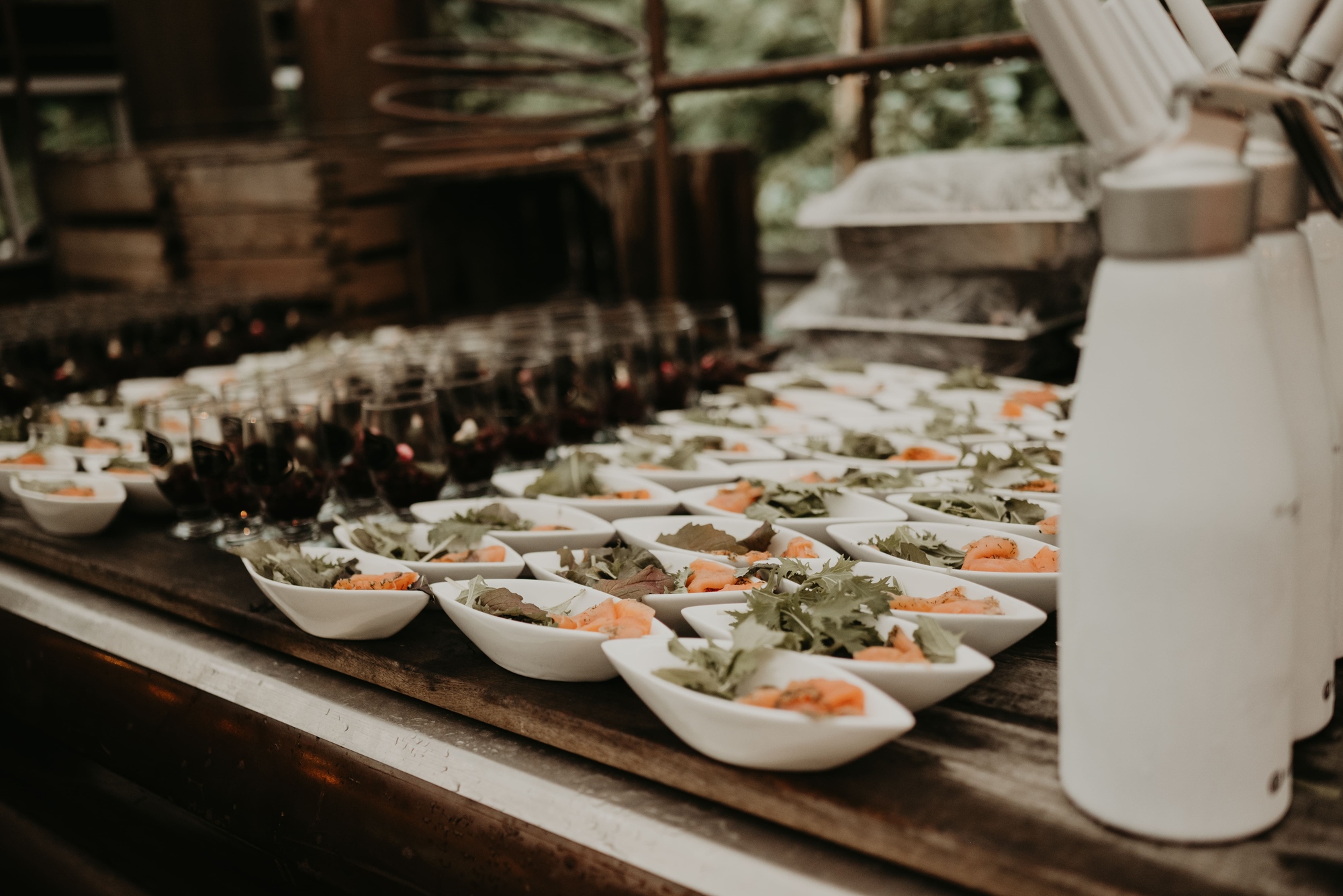 Wat kost catering op locatie bij een workshop vergeleken met een buffet of walki