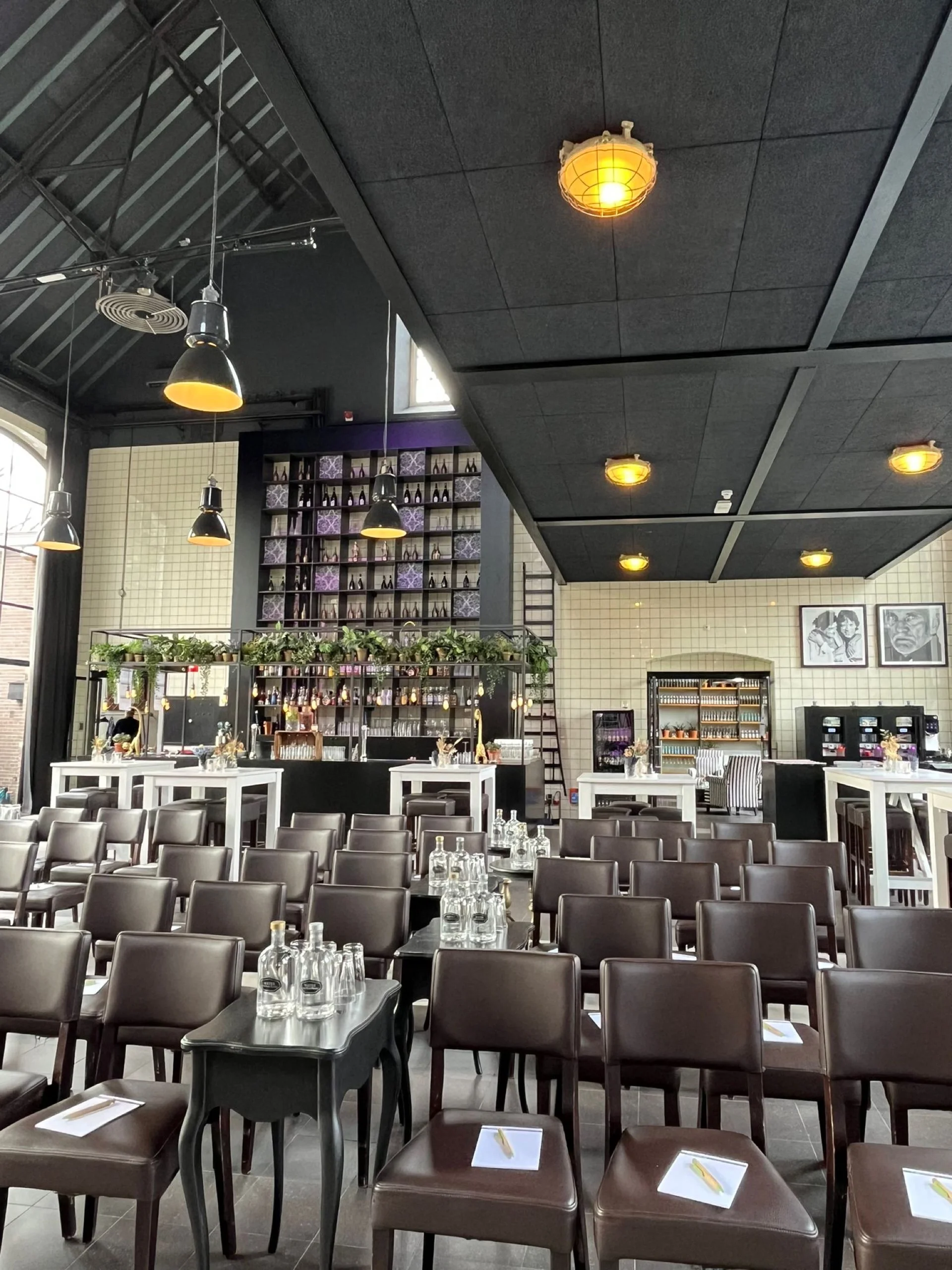 Waarom een restaurantzaal of losse cateraar hier tekortschiet